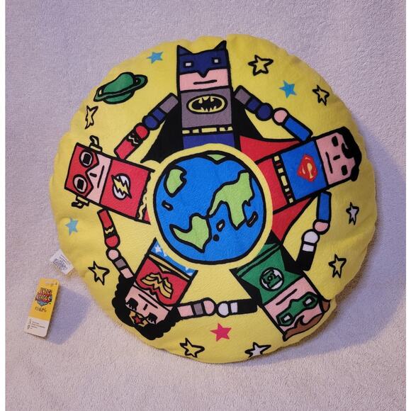 DC Hero Batman, Superman, Wonder woman, Flash, Green Lantern Round Pillow 15" - Picture 1 of 5